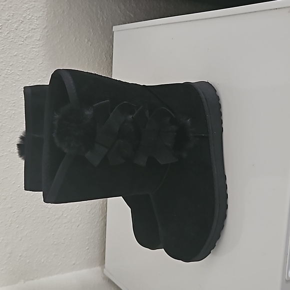 Boots - Picture 1 of 3